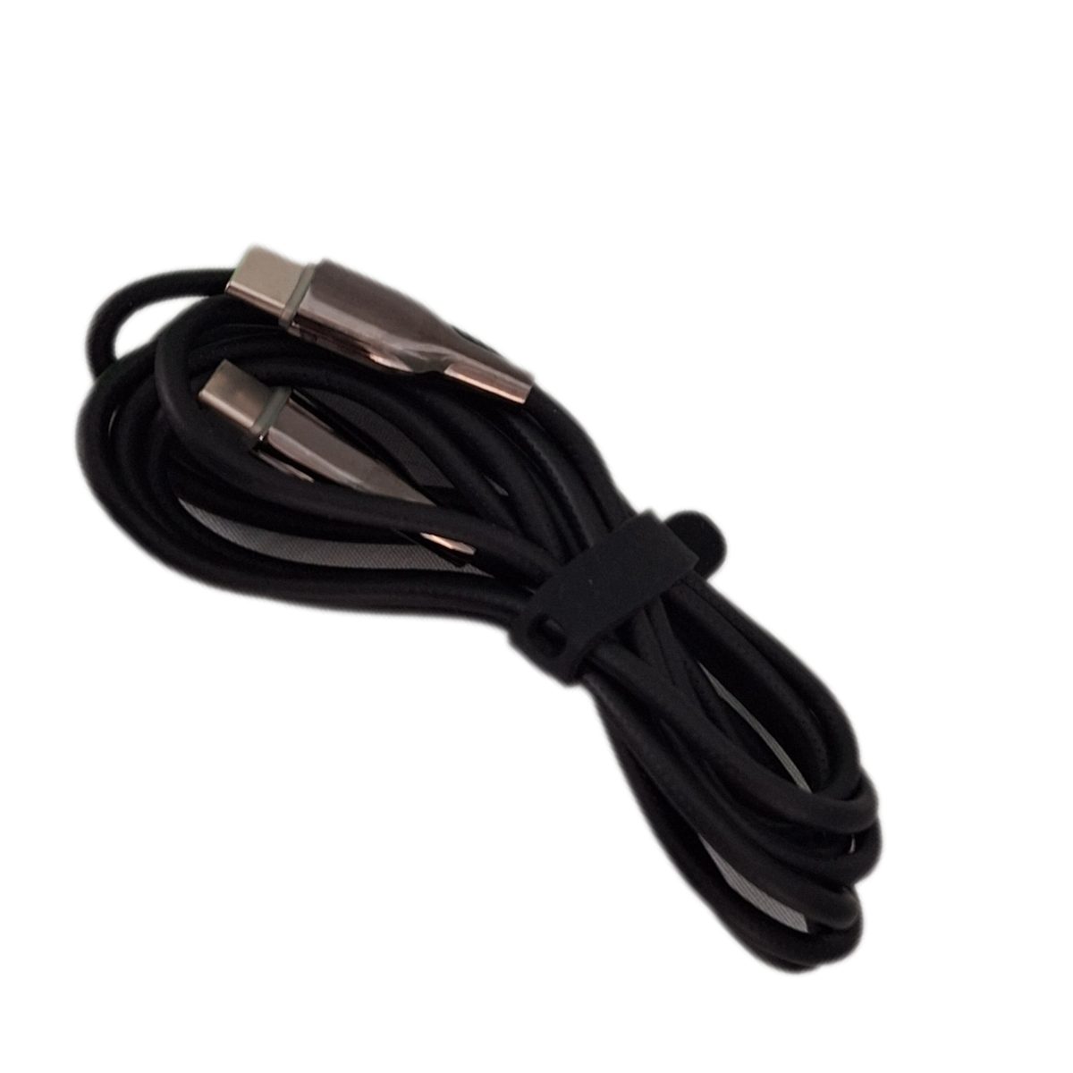 • این کابل برای شارژ و انتقال داده بین دستگاه‌های دارای پورت USB-C مانند لپ‌تاپ‌ها، تبلت‌ها و گوشی‌های هوشمند کاربرد دارد.